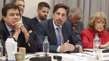 El Gobierno retoma la negociación salarial con los docentes