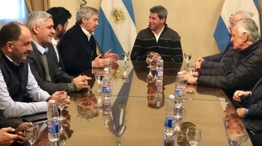 Uñac comenzó la carrera presidencial en la Provincia