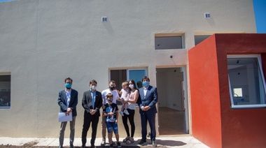 Kicillof afianza el sueño de las 10 mil viviendas por año