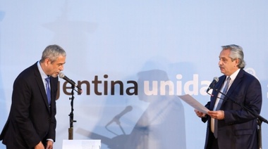 Alberto Fernández le tomó juramento a Ferraresi
