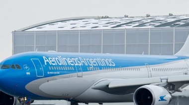 Aerolíneas Argentinas vuela a China en busca de 1 millón de dosis