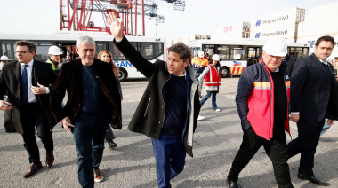 Kicillof en Dock Sud: “Mientras Milei debilita la industria, en la Provincia la ampliamos”