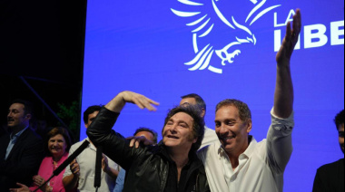 Batacazo de La Libertad Avanza, que revierte la tendencia y supera a Fuerza Patria
