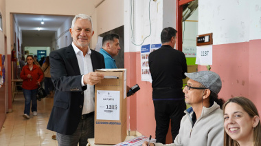 Votó Julio Alak, destacó la “campaña limpia” y el fortalecimiento democrático
