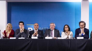 El kirchnerismo confirmó su presencia en la mesa política del FdT