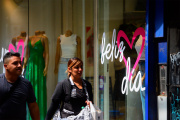 El Día de la Madre reflejó la crisis del consumo: las ventas minoristas cayeron 3,5%