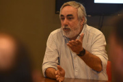 “No se puede conducir con doble comando”: Fernández pidió ordenar el radicalismo