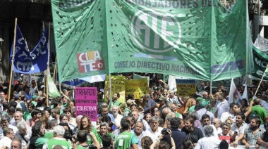 Tarjeta roja para Kicillof: Estatales piden reapertura de paritarias