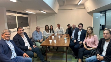Una foto entre legisladores del PRO y LLA deja al bloque de Juntos al borde del abismo