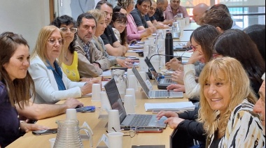 Paritaria docente: Kicillof busca definir con una propuesta bimestral