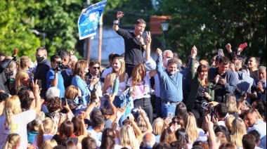 Kicillof retoma las mateadas con los vecinos