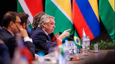 A días de dejar el poder, Alberto asiste a una cumbre clave del Mercosur