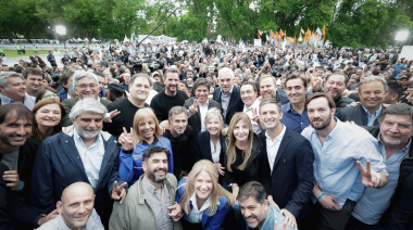 Kicillof destacó el desdoblamiento y llamó a “redoblar esfuerzos para ganarle a Milei”