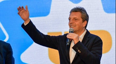 Massa se calzó el traje de candidato y prometió eliminar el impuesto a las Ganancias