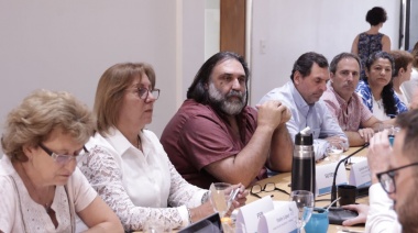Paritarias: Docentes vuelven a la carga y negocian un nuevo aumento