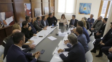 Bullrich se reunió con su equipo económico y metió presión para definir campaña