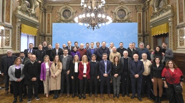 Con la banca de los intendentes, Kicillof resiste al desfinanciamiento de Milei