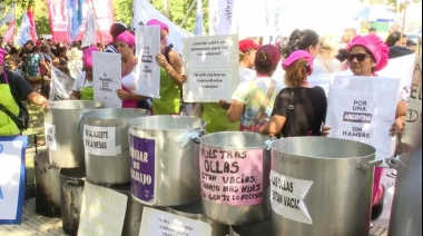 La “fila de la pobreza” le toca la puerta a Pettovello