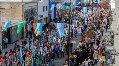 Con bombos y platillos: Ensenada celebra sus 222 años