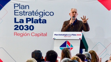 En campaña: Alak puso primera y presentó su plan de Seguridad para la ciudad