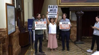 La Izquierda le apuntó a Adorni: “Banda de estafadores”