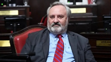 De La Torre se queda en LLA y gana un lugar clave en el Senado
