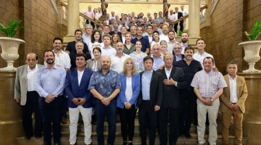 Kicillof juntó a toda la tropa de intendentes de UxP: ¿Qué gestión se viene?