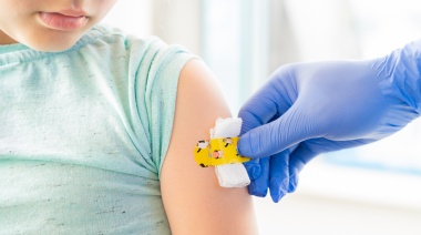 Comenzó el envío de turnos para vacunar contra el Covid a menores de 2 años