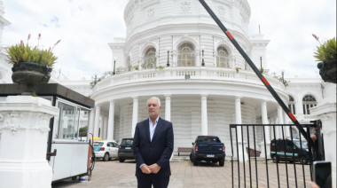 Nuevo horizonte salarial: Alak incrementa el mínimo de los municipales y crea un nuevo escalafón