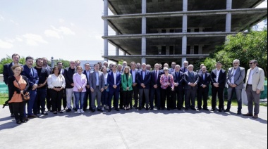 Kicillof va por la reactivación de la obra pública en Universidades