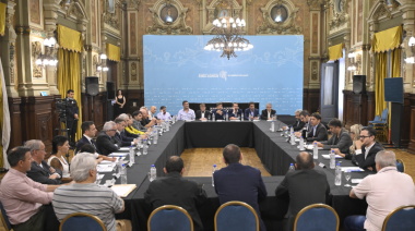 “Estamos fortaleciendo la banca pública”: Kicillof firmó convenios de leasing con 28 municipios