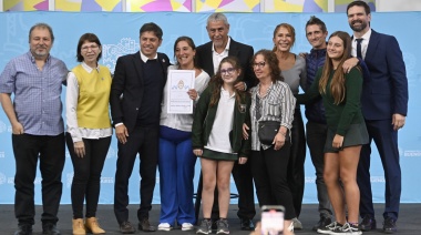 Kicillof dio otro gesto a la interna y visitó a Ferraresi para inaugurar obras