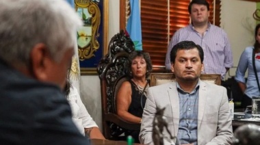 La Intendencia los separa: Ramón Salazar acusa al padre de “mentiroso”