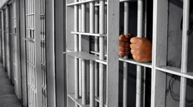 Los cruces por el servicio penitenciario calientan la campaña