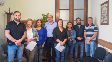 El Municipio selló un aumento salarial más un bono de fin de año para los municipales