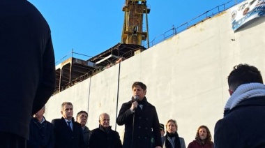 Kicillof presente en el Astillero Río Santiago: “La derecha quiere cerrar el Astillero”