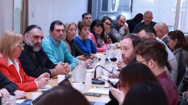 Sin oferta salarial, el gobierno recibió al Frente Docente