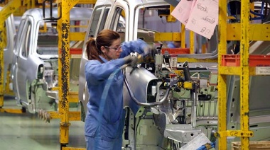 El 52,1% de las argentinas creen que ganan menos que los varones