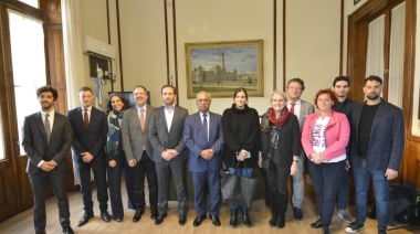 Ganduglia recibió a legisladores franceses