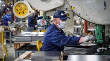Caída libre: La industria PyME volvió a derrumbarse en agosto