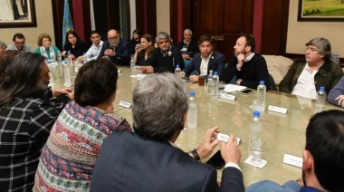 Kicillof fortalece su vínculo con los gremios para hacerle frente a Milei