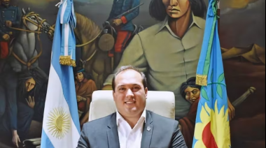 Recoulat rompió el chanchito y otorga un súper bono a municipales