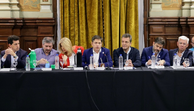 Crece el optimismo en el oficialismo bonaerense: mejora la imagen de Kicillof y cae la de Milei