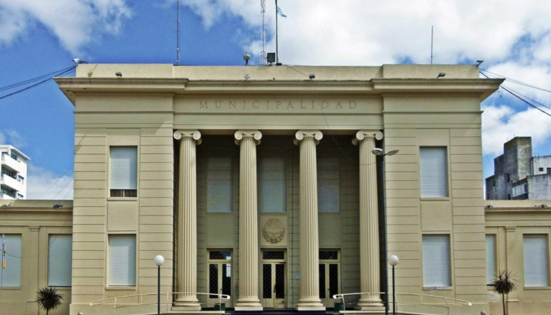 Recoulat  selló un nuevo aumento salarial para los municipales: de cuánto es la suba