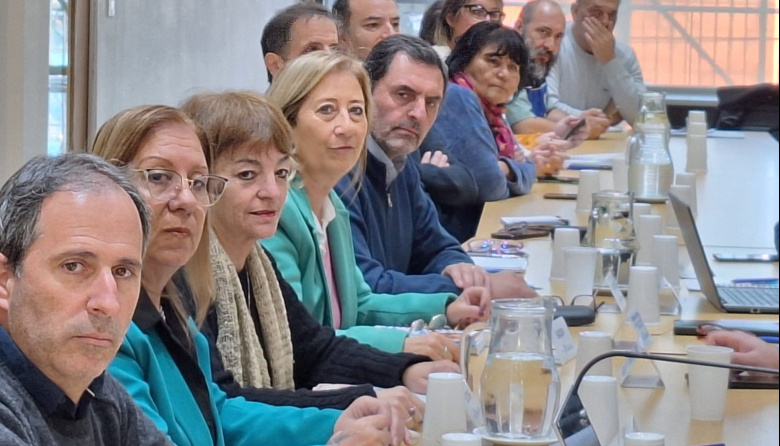 Los gremios presionan por una nueva suba salarial y esperan convocatoria