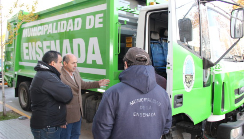 "Mantenimiento urbano": Secco muestra gestión y poder de fuego en los barrios