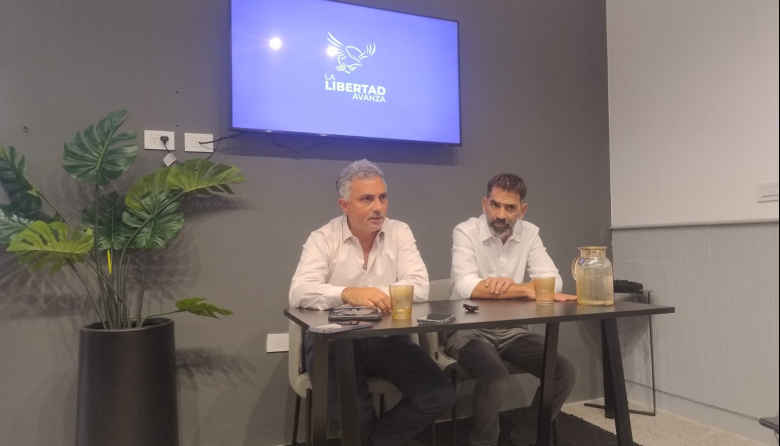 Pareja pasó por La Plata y vaticinó que gobernarán la provincia en 2027