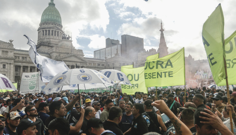 Marcha sí, paro no: la CGT define su estrategia para hacerle frente a la reforma laboral