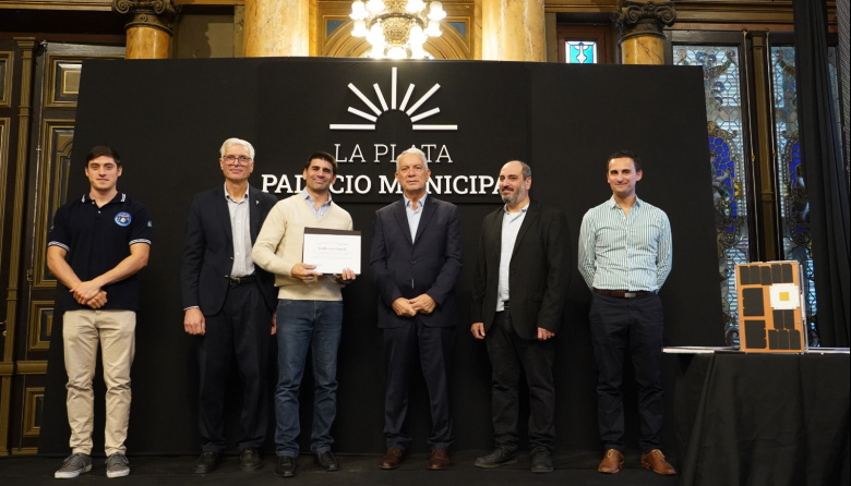 Un hito científico: Alak reconoció a los equipos de la UNLP en la misión Artemis II