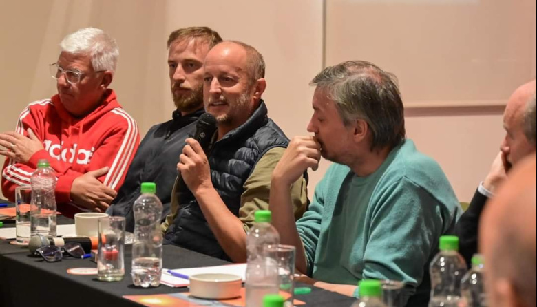 La pelea entre Insaurralde y Máximo Kirchner traba el armado de las comisiones en Diputados